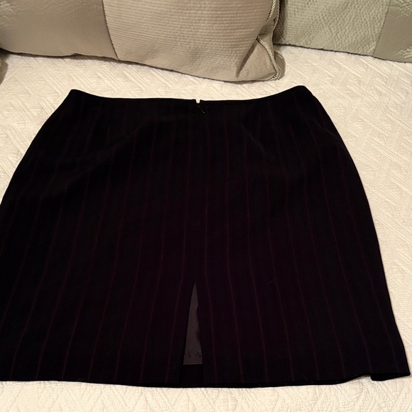 Two pises - Picture 7 of 7